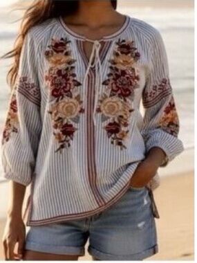 Johnny was Artemis Floral Peasant Blouse in size M